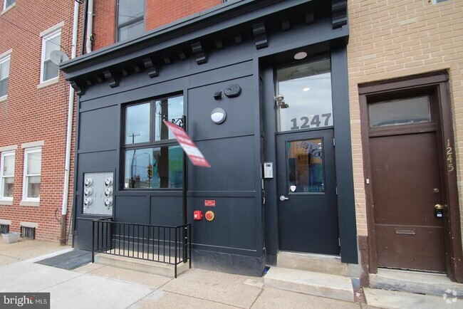 Building Photo - 1247 N 2nd St Unit 1 Rental