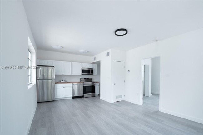 Photo - 423 NE 71st St Unidad 4