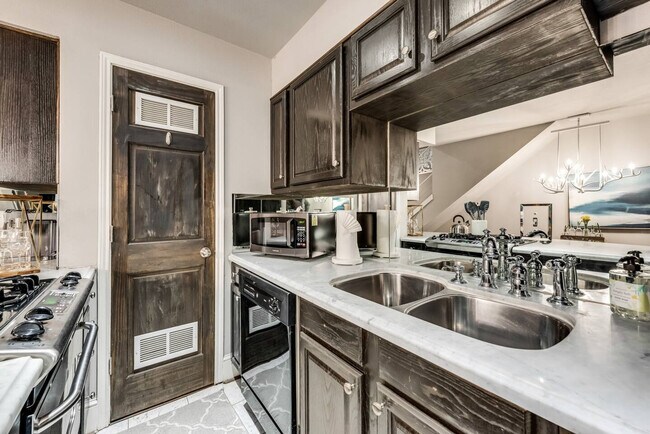 5002 Junius St Unit SI ID1571795P