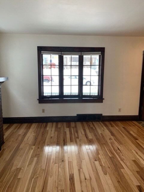 Photo - 1818 E 7th St