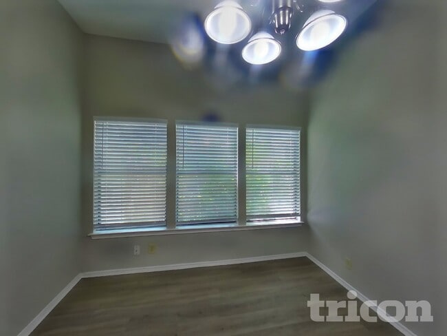 Photo - 8058 Pioneer Trail Dr