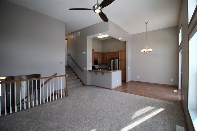 Photo - 10515 Pond Curve