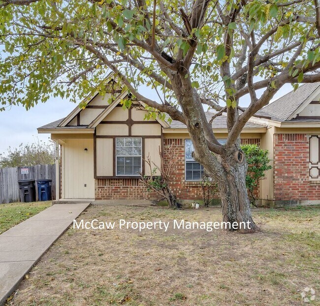 Building Photo - Fort Worth 2/1 Duplex close to TCC South! Rental