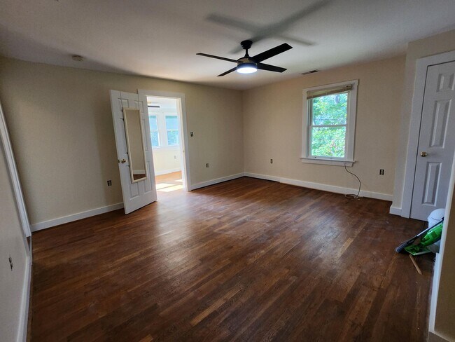 Living room - 142 Carlton Rd Unit B