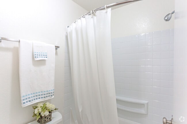 1BR,1BA-Bathroom