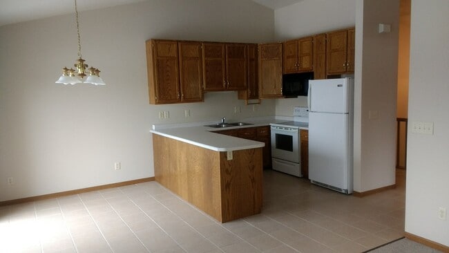 Photo - 1025 Pine Cone Ln
