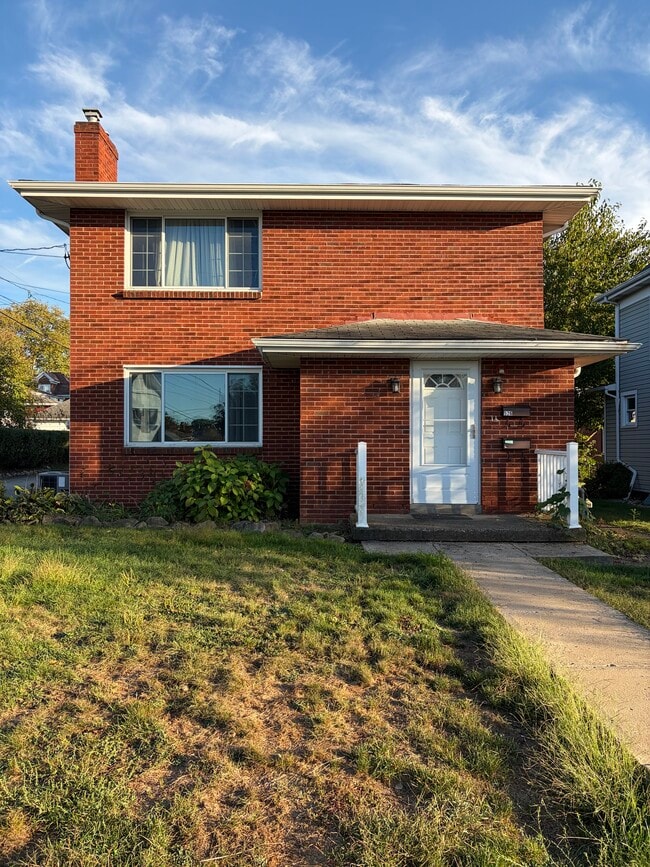 Building Photo - 526 Foster St Unit 1
