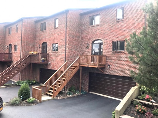 Spectacular 2 Bedroom Waterfront Townhome ... - Spectacular 2 Bedroom Waterfront Townhome ...