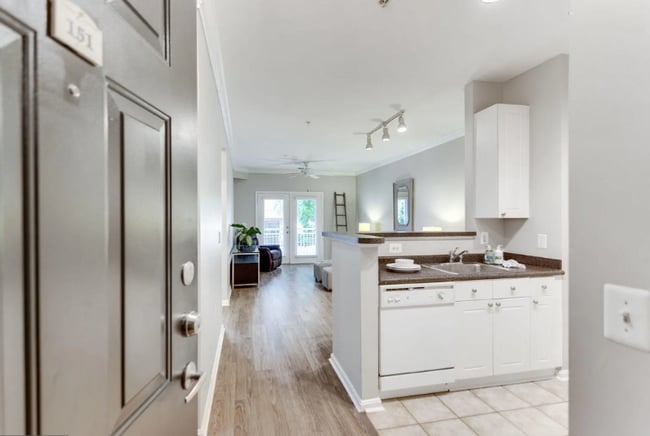 Building Photo - 2765 Centerboro Dr Unit 2765 Centerboro Dr. #151
