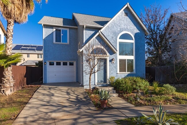 Photo - Lovely light and bright 3 bedroom 2.5 bathroom home Doe MIll Neighborhood, Cul-de-Sac Location