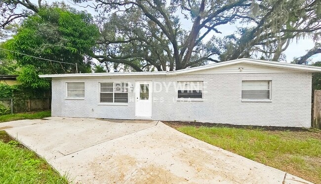 Building Photo - 2402 E Bougainvillea Ave Rental