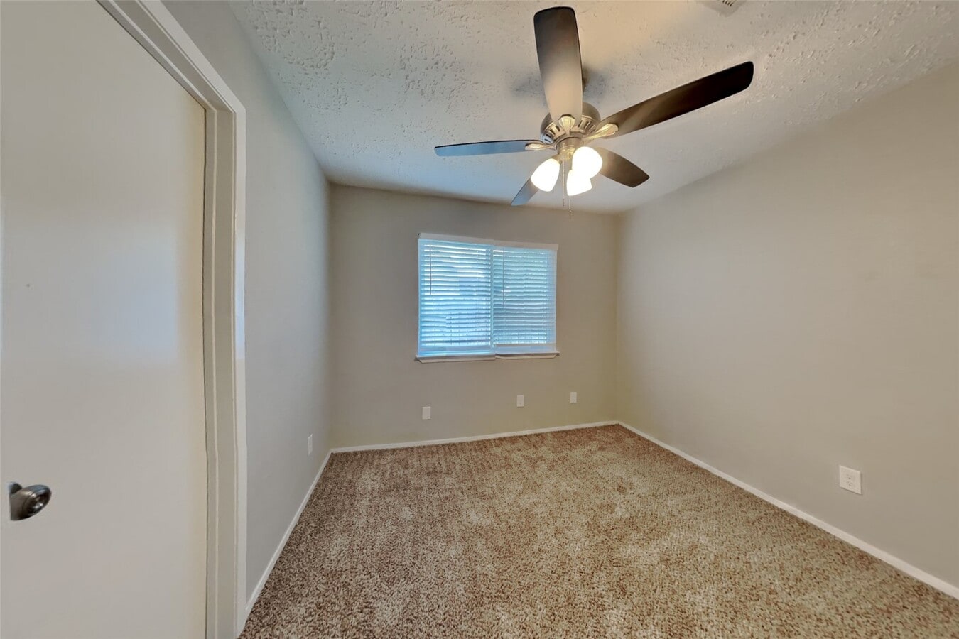 Photo - 16358 Maplemont Dr