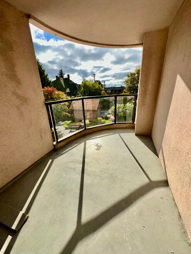 Photo - 612 Fifth Av Unit 204