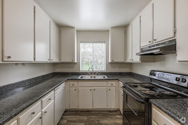 1BR, 1.5BA - 760SF - Elan Village North