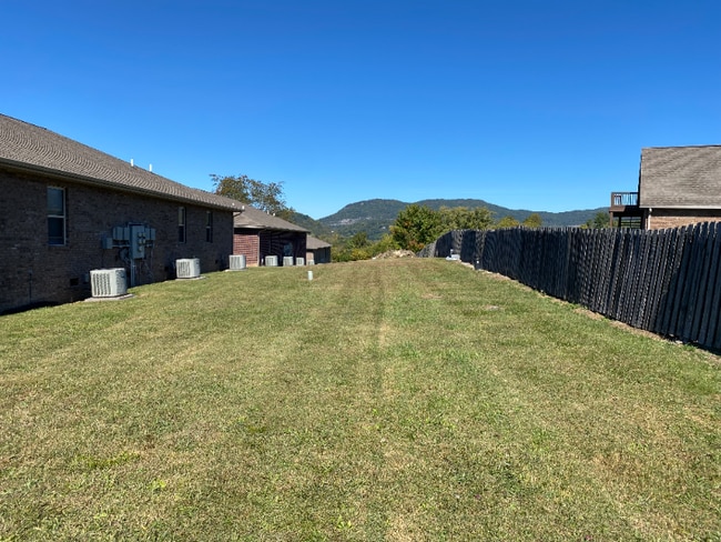 Photo - 121 St George Ln