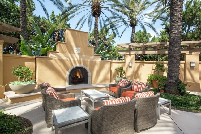 Las Palmas Apartment Homes