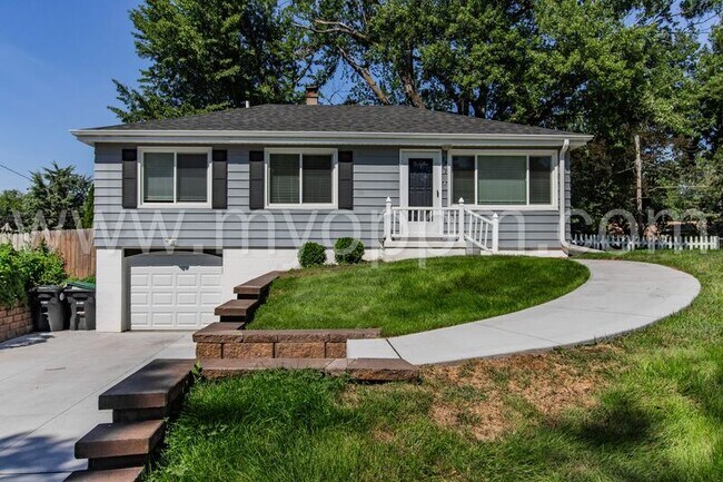Photo - 7462 Rogers Rd House