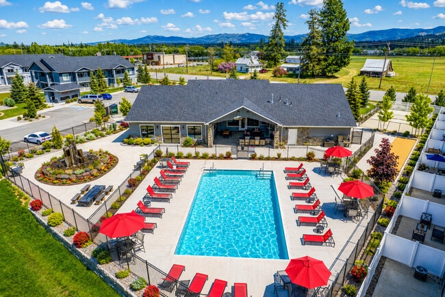 Prairie Pointe Apartments & Townhomes