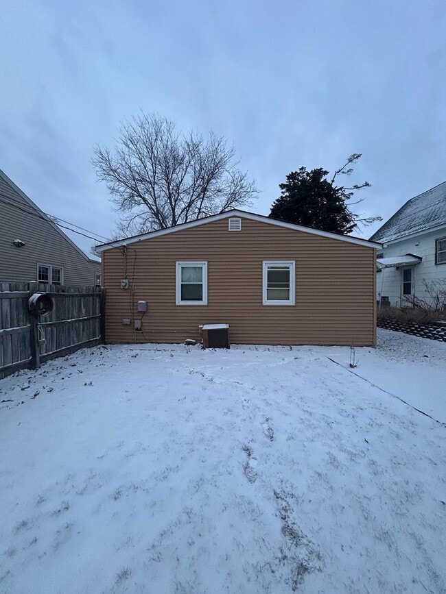 Photo - 941 20th Ave SW