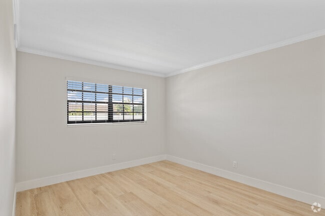 2BR, 1BA - 900SF - Marina Apartments of NPB