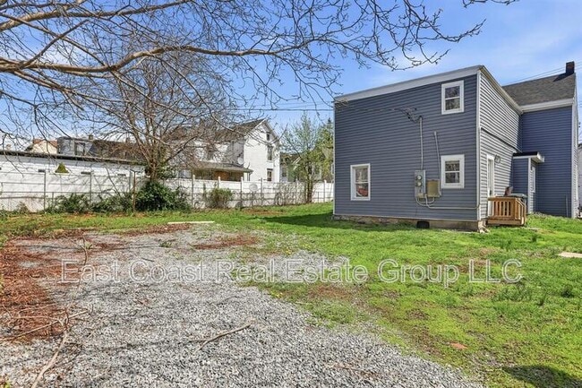 Photo - 327 N Mulberry St