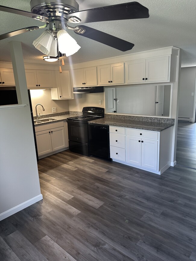 Photo - 48 Hemlock St