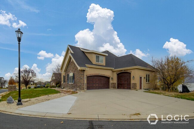 Photo - 1852 Centennial Blvd