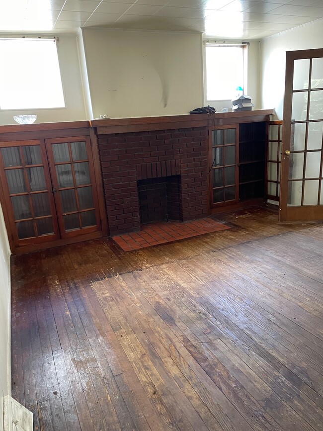 Building Photo - 196 Lenox St Rental