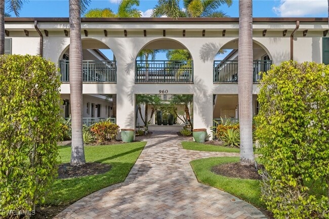 Photo - 960 7th St S Unidad 101