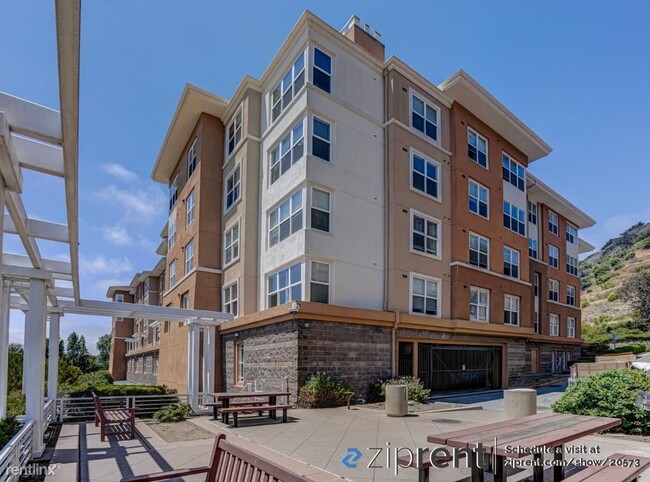 2 br, 2 bath Condo - 1 Crescent Way, San F... - 2 br, 2 bath Condo - 1 Crescent Way, San F...