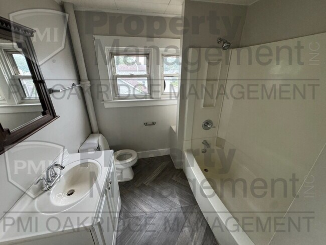 Photo - Upper 1 Bedroom 1 Bath Apartment