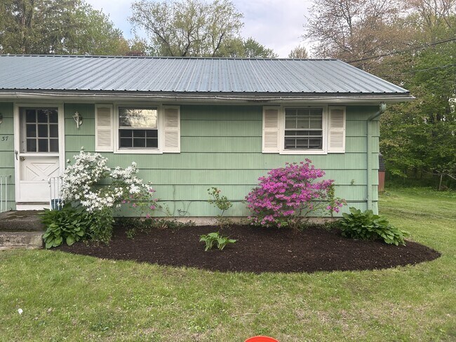 Photo - 37 Huntington Rd