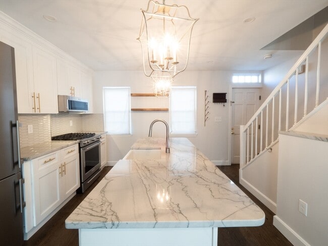 Photo - 210 Third St