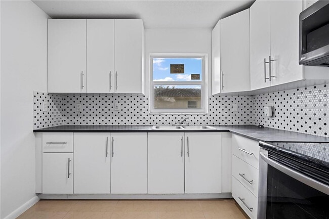 Photo - 3100 Coral Springs Dr