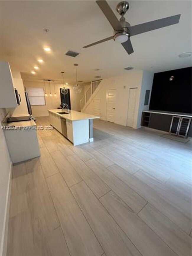 Photo - 10407 NW 82nd St