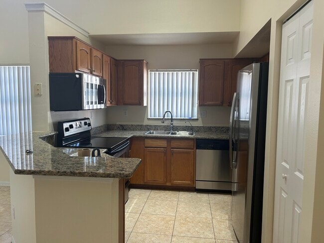 Photo - 1687 SE Pomeroy St