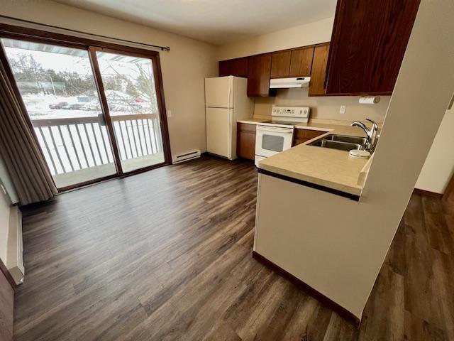 Photo - 443 Farnham St