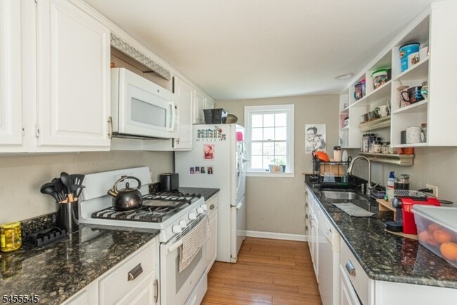 Photo - 39 Midland Ave Unit 2