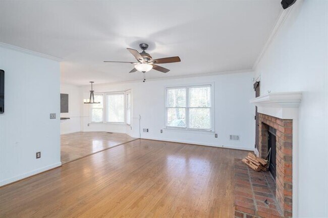 Photo - 1920 Avis Ln