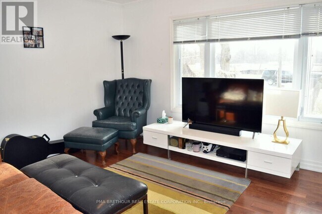 Photo - 161 Henderson Ave
