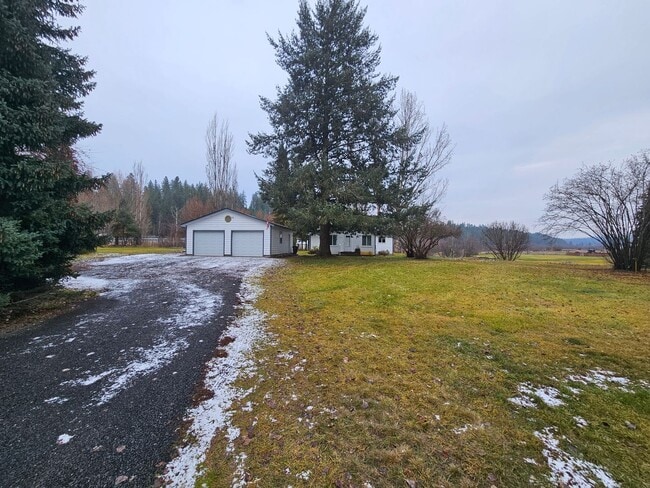 Photo - 3710 E Chattaroy Rd
