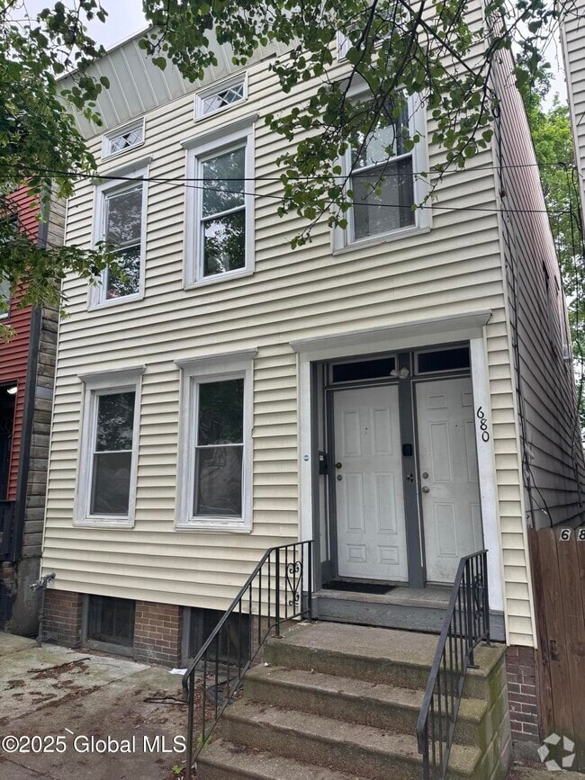Building Photo - 680 State St Rental