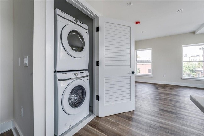 Photo - 237 Washington St Unit 402