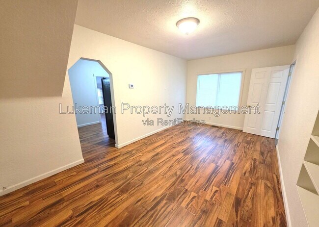 Photo - 5544 20th St N