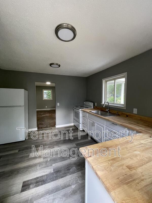 Photo - 5216 Fagan St