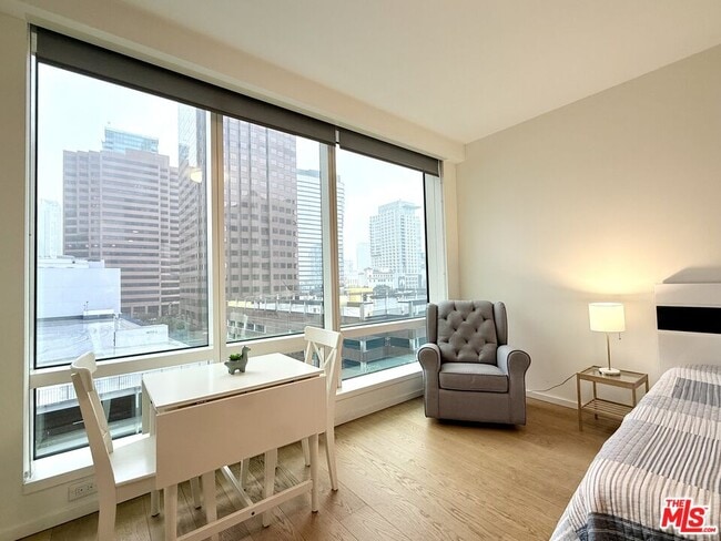 Photo - 877 Francisco St Unit 617