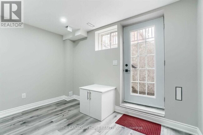 Photo - 36 Enford Cres