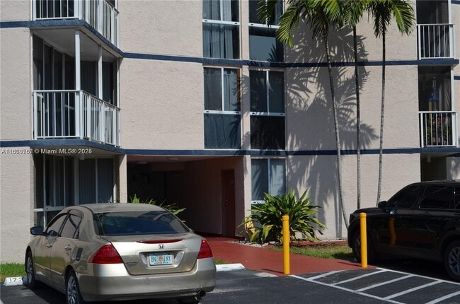 Building Photo - 7125 NW 186th St Unit B403 Rental