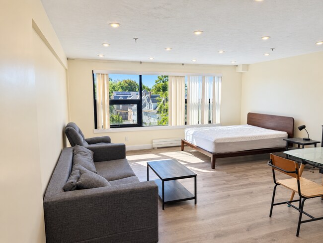 1028 Commonwealth Ave Unit 404