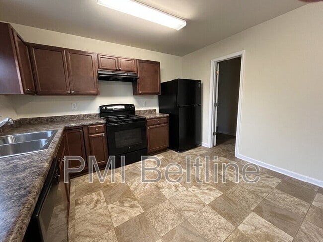 Photo - 5675 Laurel Ridge Cir